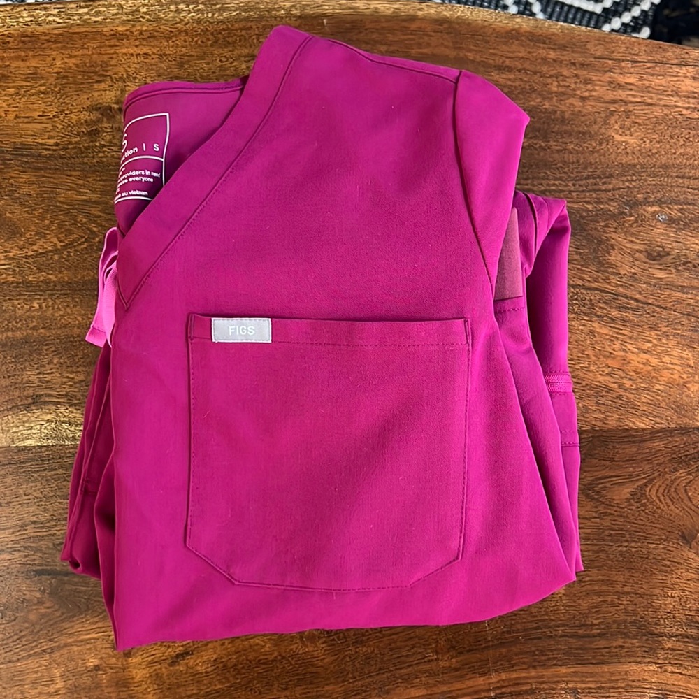 Limited edition Figs Dark Magenta. Caterina and Zamora set.